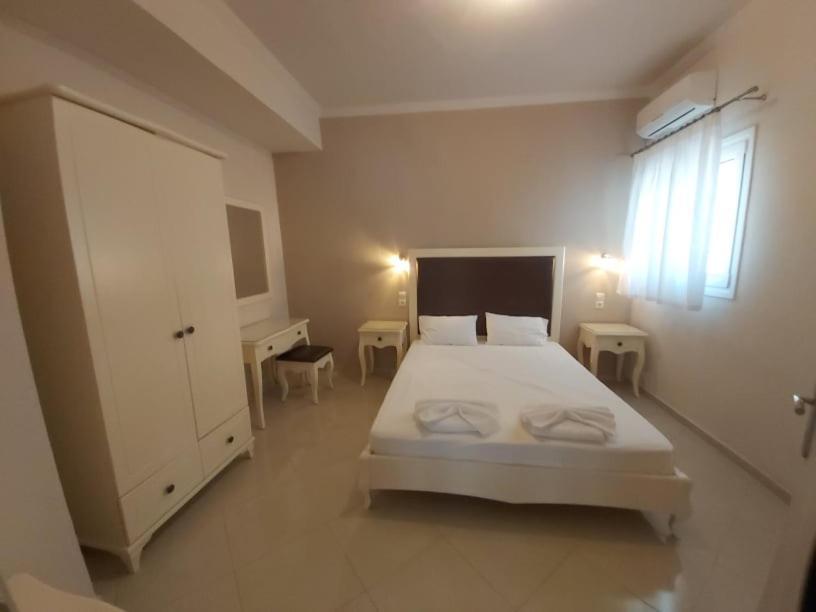 אמודיה Konstantinos Apartments מראה חיצוני תמונה