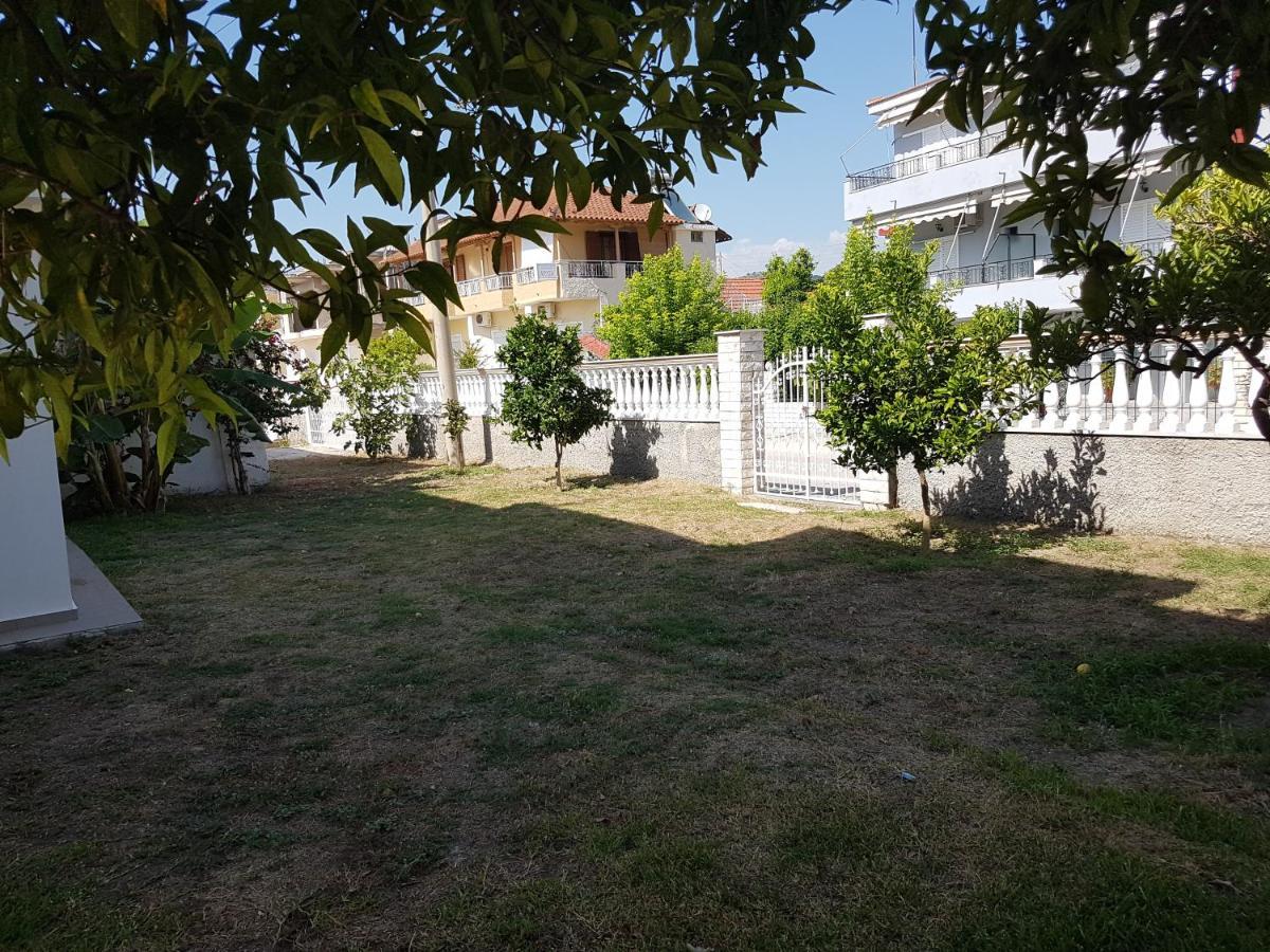 אמודיה Konstantinos Apartments מראה חיצוני תמונה