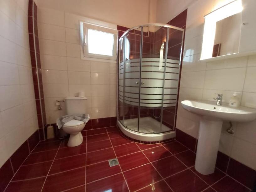 אמודיה Konstantinos Apartments מראה חיצוני תמונה