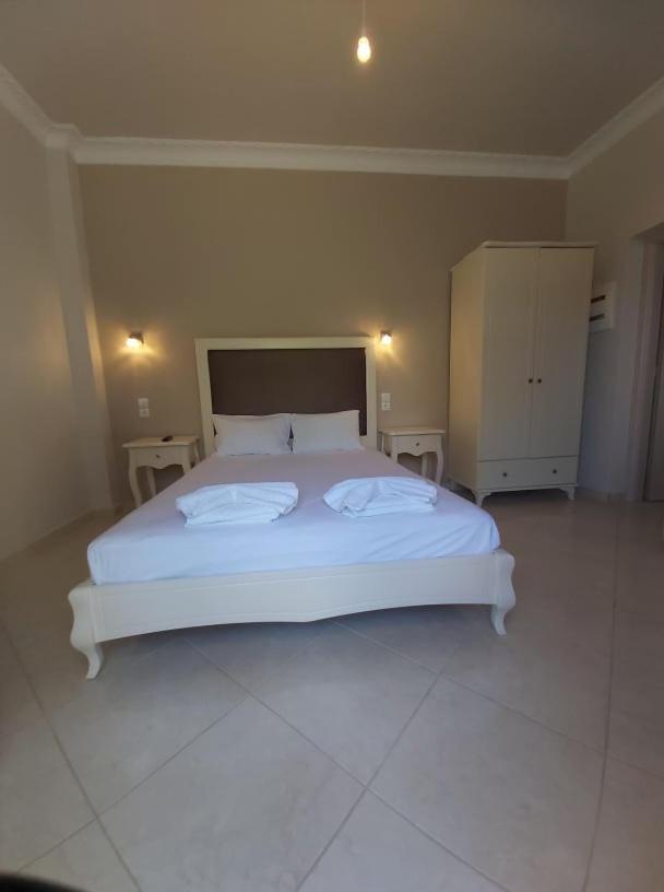 אמודיה Konstantinos Apartments חדר תמונה