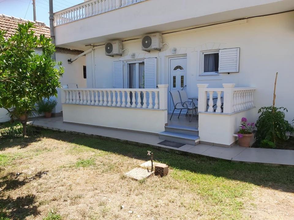 אמודיה Konstantinos Apartments חדר תמונה